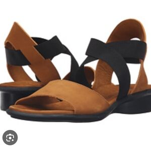🌸Arche |Satia Nubuck Brown Sandals with Black Straps, Size 39